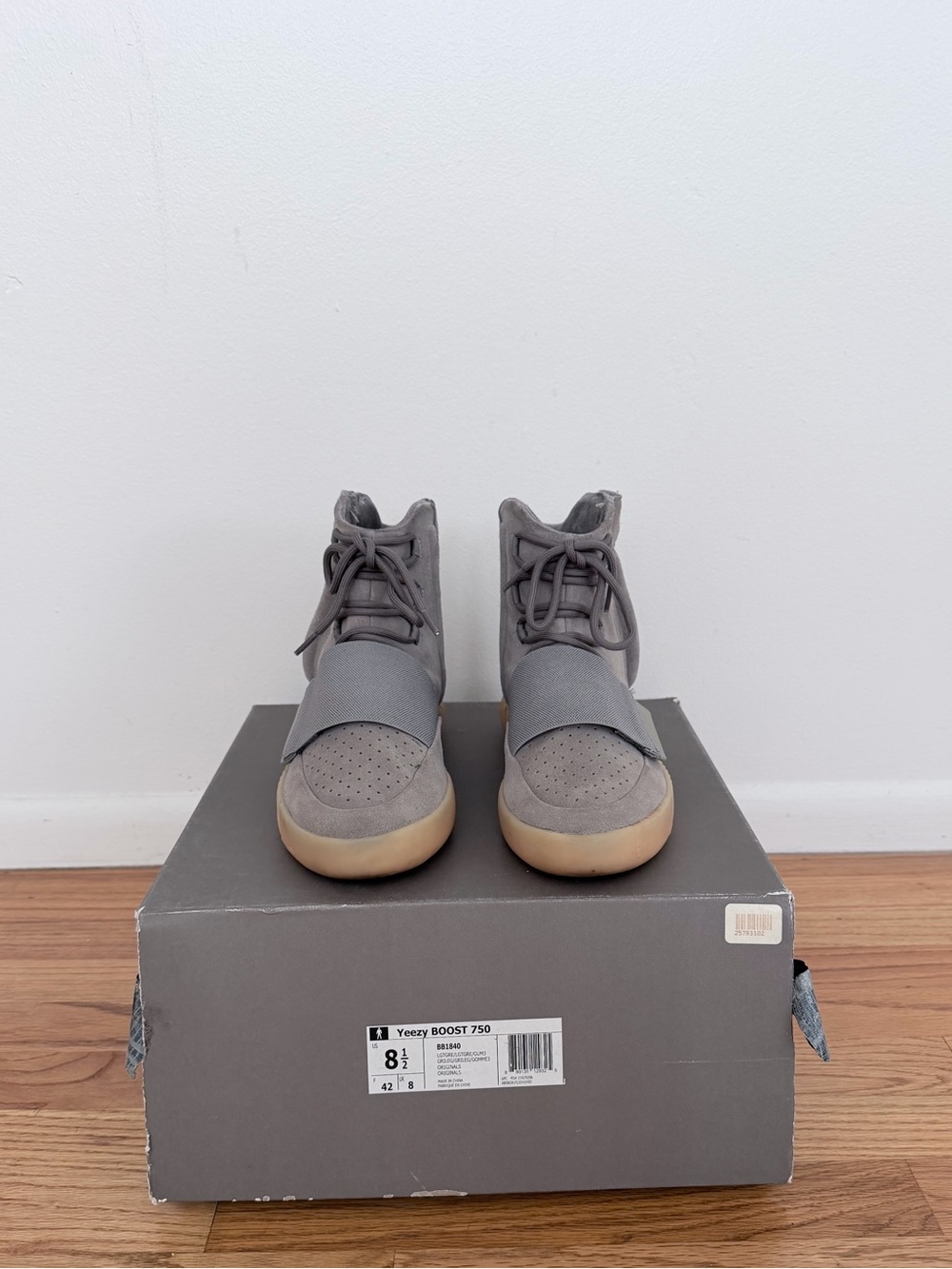 Adidas Yeezy 750 Size 8.5 Men’s